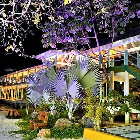 The Dock Resort Over Water Retreat West End Exteriör bild