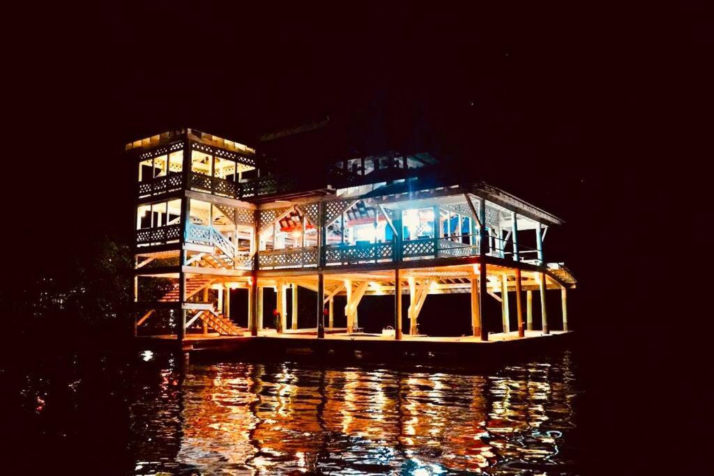 The Dock Resort Over Water Retreat West End Exteriör bild